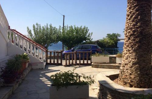 Batsi Bed & Breakfast | Villa Bonatsa Studios