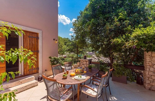 Sestanovac Villa | Villa Bonjo - Two Bedroom Villa, Sleeps 6