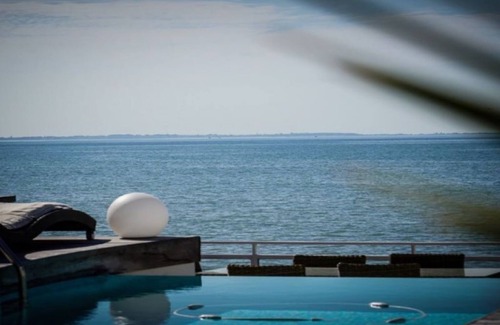 Angoulins Villa | Villa Bord de mer - La Rochelle 8/10 people - Swimming pool/Jacuzzi