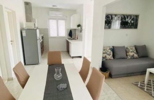 Cove Makarac (Milna) Villa | Villa Brazza - Two Bedroom Apartment 1