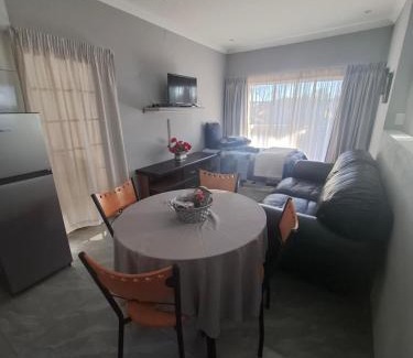 Jan Kempdorp House | Villa Caramia Guest Lodge