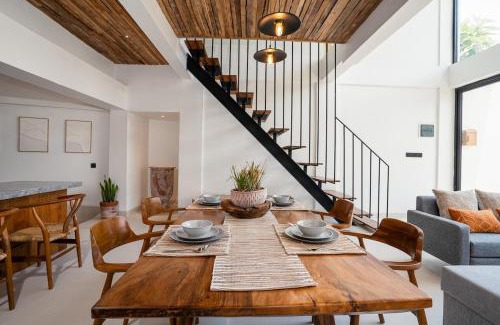 Kuta Villa | Villa Casa Goya - Lofty Pool Villa Near The Beach in Vibrant Legian