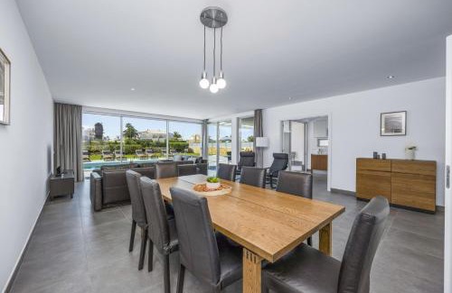 Castelo Villa | Villa Casa Magnolia by Villa Plus