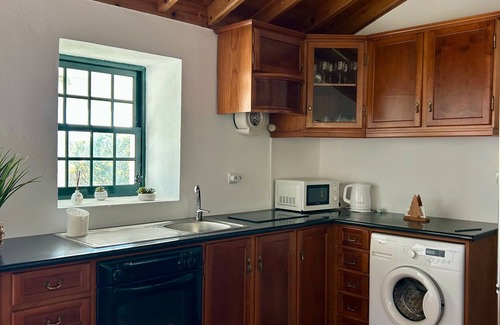 Lajes do Pico Villa | Villa 'Casa Ponta Do Biscoito' with Sea View, Private Garden and Wi-Fi