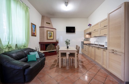 Castellana Grotte Villa | Villa 'Casale Dello Zio, Private Wood' with Private Pool, Wi-Fi and Air Conditioning