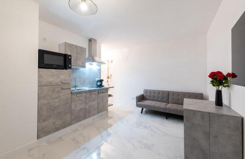 Juan-les-Pins Apartment | VILLA CLIPPER