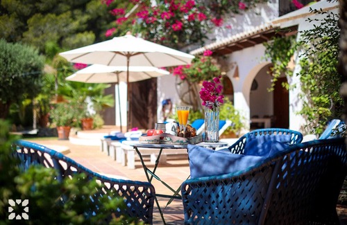 Moravit Villa | Villa COGOLL by Abahana Villas