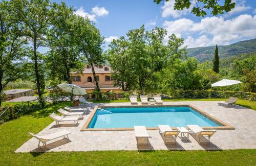 Sassetta Apartment | Villa Cresci relax in campagna toscana con piscina e animali ammessi, vicino alla strada del vino di Bolgheri