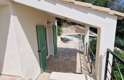 Sari-Solenzara Villa | Villa Cypress, 180° sea view, large terrace, 8-10 p