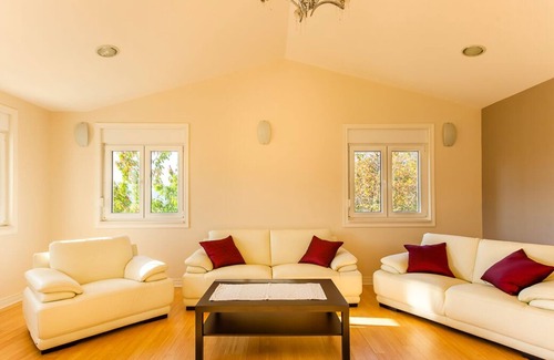Tugare Villa | Villa Daminar - Three Bedroom Villa, Sleeps 8