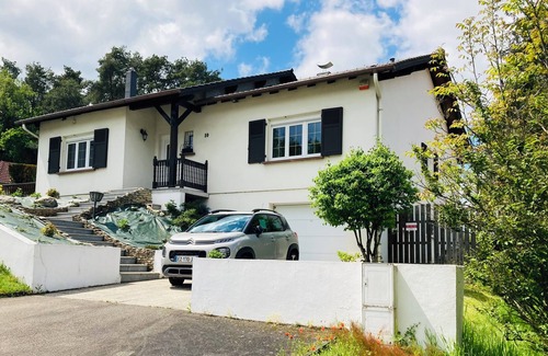 Creutzwald House | Villa de Charme au Bord du Lac de Creutzwald