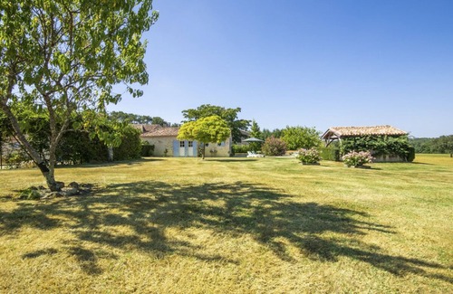 Saint-Meard-de-Gurcon Villa | Villa Des Anges - One Bedroom Villa, Sleeps 2
