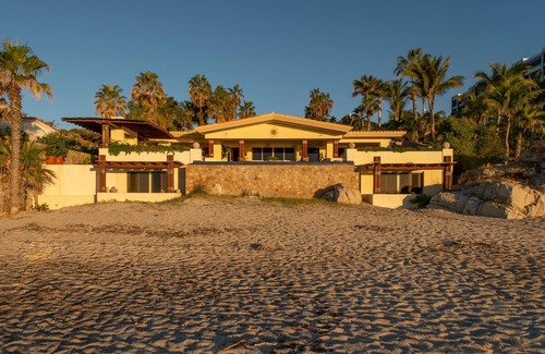 Cabo San Lucas Villa | Villa de la Playa: Beachfront Pool Terrace On Sea of Cortez Steps to Restaurants