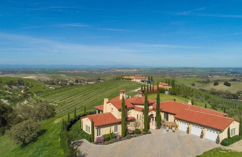 Templeton House | Villa de Lucca - A Vineyard Estate
