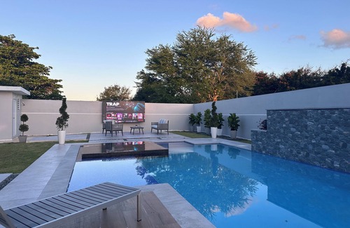 Vega Baja Villa | Villa del Rey! Perfect getaway for couples and small families.