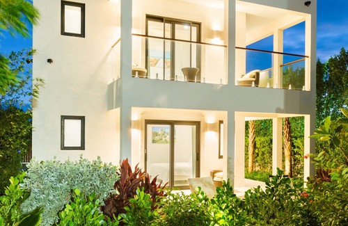 The Bight Villa | Villa DelEvan 4C/1-bedroom villa on the Grace Bay Beach,
