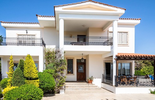 Argaka Villa | VILLA DEMETRA (4 ensuite bedrooms, Wi-Fi, stun. view, BBQ, Prv Swim. Pool)