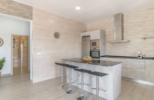 Barbate House | Villa 'El Olivar 1' with Mountain Views, Wi-Fi and Air Conditioning