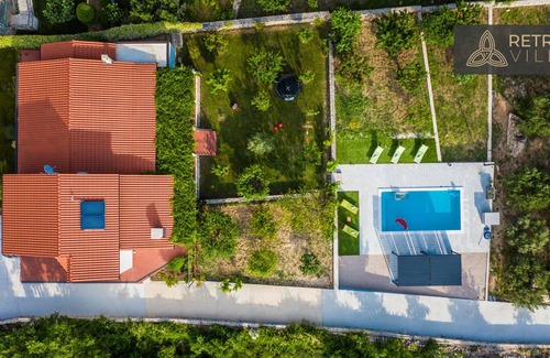 Tugare Villa | Villa Eleona w/private saltwater pool, garden and amazing mountain view