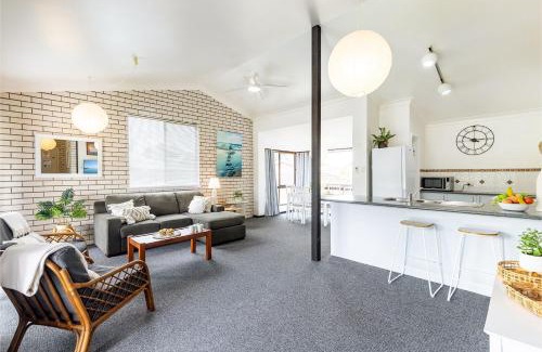 Nelson Bay Apartment | Villa Ellisa 5 10 Columbia Cl stunning unit with stunning views