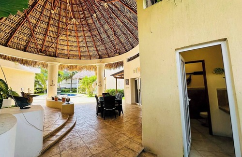 Monterrico Villa | Villa Ensueño, Monterrico