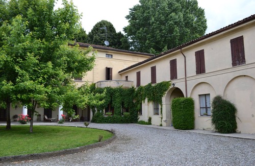 San Gervasio Bresciano Villa | VILLA FERRAZZI, 7 BED VILLA, 40 MINUTES FROM LAKE GARDA