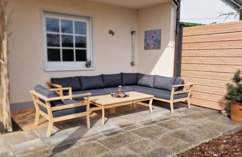 Piesport Apartment | Villa Ferres Beautiful vacation apartment with garden and Moselle view. Pet friendly!