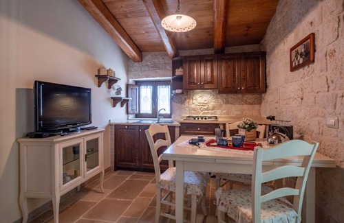 Castellana Grotte Villa | Villa Fiordaliso — Apulia, edited