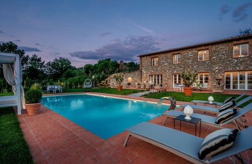 Montecarlo Villa | Villa Flora, a Luxury 3 bedrooms Farmhouse with Pool and Jacuzzi
