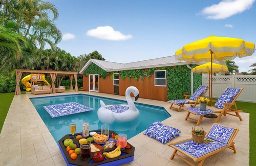 Tropic Palms House | Villa Florence Delray – Beach, Pool, BBQ, Golf & Playground - Family paradise!