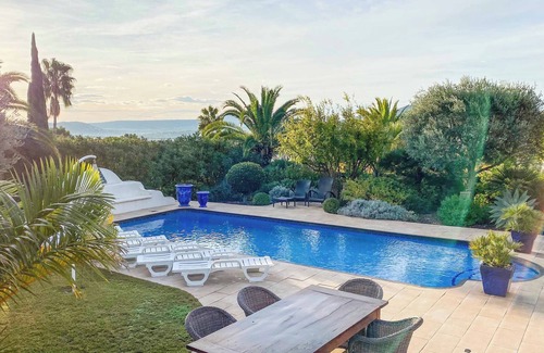 Ermita Villa | Villa Flores Javea - Four Bedroom Villa, Sleeps 8