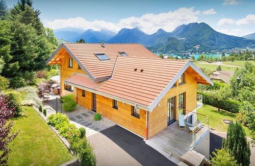 Talloires-Montmin Villa | Villa Flying Dragon - luxury stay for 8 in Lake Annecy, pool - OVO Network