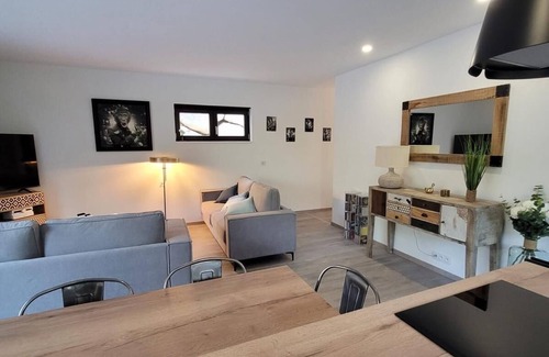 Saint-Paul-Trois-Chateaux Villa | Villa Les Roches du Montélit Avec Piscine 200 m du Centre Ville, neuve, 120 m2