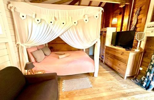 Le Diamant Ski Chalet | Villa Gaïa - Bungalow Ti-Spa et son jacuzzi privé dans un jardin tropical, séjour en amoureux ou en famille