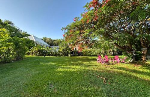 Le Diamant Ski Chalet | Villa Gaïa - Bungalow Ti-Spa et son jacuzzi privé dans un jardin tropical, séjour en amoureux ou en famille