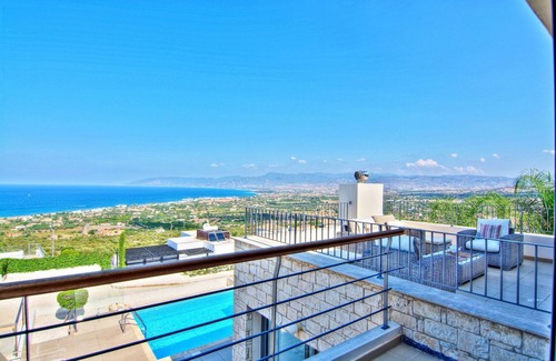 Latchi Cottage | Villa Genevieve - a villa that sleeps 6 guests in 3 bedrooms