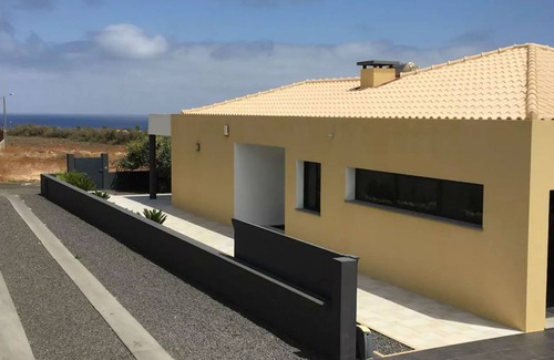 Campo de Baixo House | Villa Golf | Charming Beach House