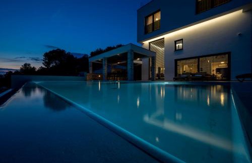 Zaboric Villa | Villa GRC