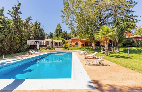 Guadalmina Villa | Villa 'Hacienda del Mar' with Sea View, Pool & Wi-Fi