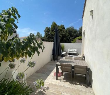 Saint-Just House | Villa Harmony Climatisation Piscine semi enterrée Wifi Camargue