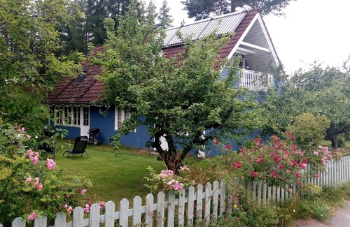 Nora Villa | Villa i ett Lugnt Område med Många Bekvämligheter & Närhet Till Strand