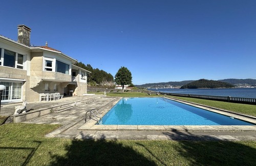 Chancelas Ski Chalet | Villa in Chancelas with direct access to the beach