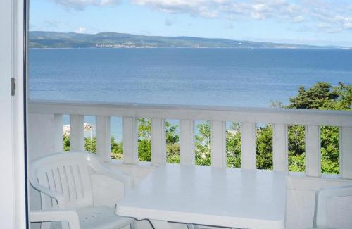 Omis Apartment | Villa in Nemira with Sea Views and Hiking