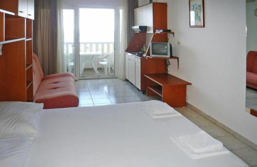 Omis Apartment | Villa in Nemira with Sea Views and Hiking