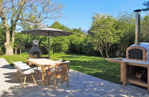 Municipality of Veere Villa | Villa in Oostkapelle with barbecue