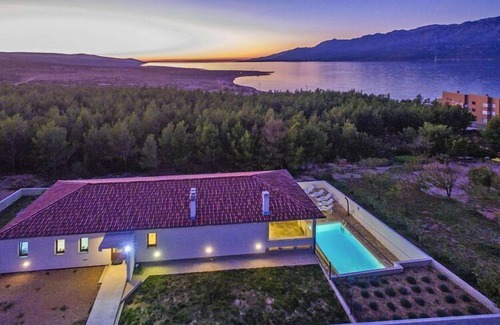 Rovanjska Villa | Villa in Rovanjska with Sea Views & Pool