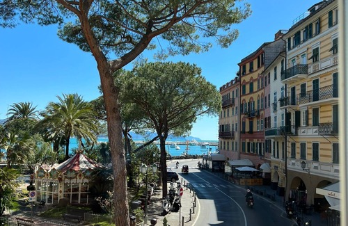 Santa Margherita Ligure Villa | Villa Casa Samali on the boardwalk from Santa Margherita to Portofino