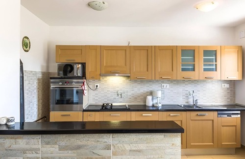 Lovrec House | Villa Ivy with perfect privacy, pool, sauna, jacuzzi