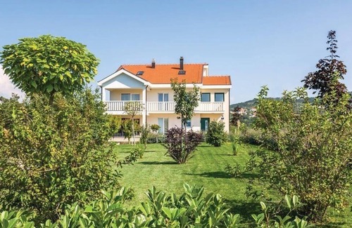 Lovrec House | Villa Ivy with perfect privacy, pool, sauna, jacuzzi