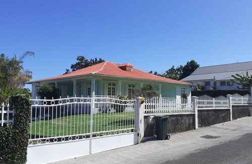 Capesterre-Belle-Eau Villa | Villa JoBert - Large Villa at the foot of the mountain